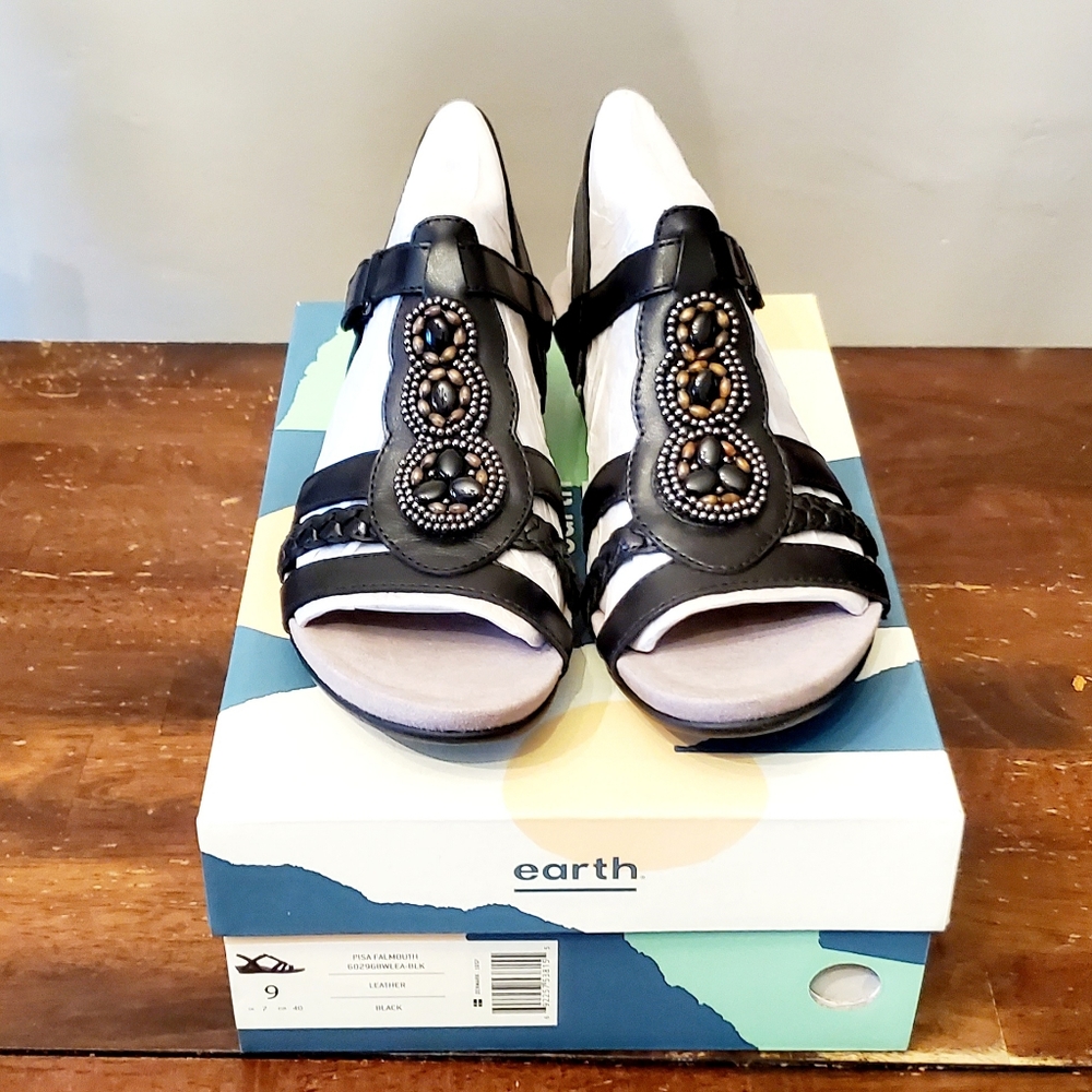 Earth Pisa Falmouth Low Wedge Sandals